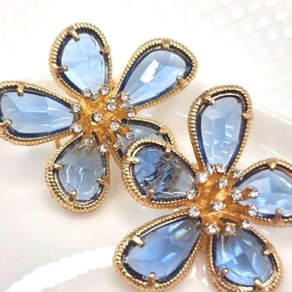 New ANTHROPOLOGIE CRYSTAL & GLASS COLUMBINE FLOWER earrings - Picture 5 of 10